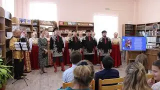 Знаменитая песня "Катюша" в исполнении народного ансамбля "Удальцы" и вокальной группы "Рябинушка"