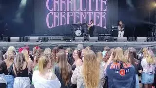 Charlotte Carpenter - Like A Hurricane (A Perfect Day 2024) 4K