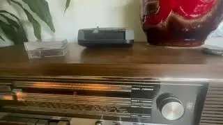 Grundig radio meubel