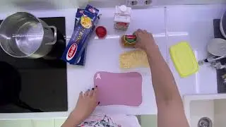 Быстрая паста с грудинкой сливками и сыром