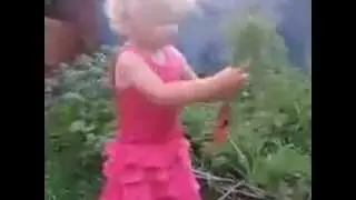 Девочка матерится.