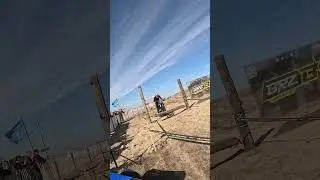 Снес бревно мотоциклом 