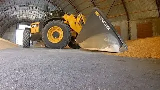 2017г 3Д Отгрузка кукурузы на продажу погрузчиком JCB.