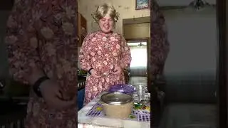 деректриса и столовая 
