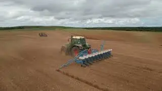 fendt 716 con monosem 11 surcos sembrando pipas en Cuevas de Amaya