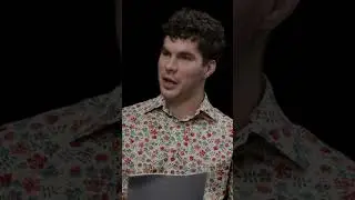 Богдан считает,что Стас Ярушин урод 