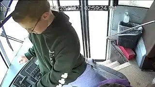 דרמה בדיטרויט: הנהגת התעלפה - בן 13 השתלט על האוטובוס