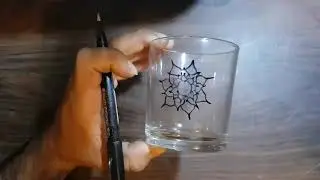Dremel Engraving an easy flower on glass