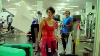 Una chica en el gimnasio