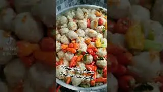 di saat viral nya pangsit goreng leGino akupun ikut jualan dan alhamdulillah selalu sold..