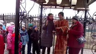 Звонарь учит педагогов звонить в колокола