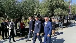 Προσέλευση επισήμων στο μνημείο των Γάλλων στην Γιαλοβα