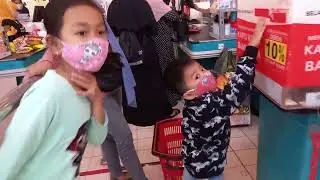 nemenin bocil jajan