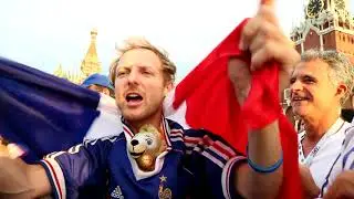 French football fans conjure in Moscow before the Kremlin the day before the 2018 world Cup final