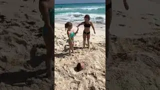 Девочки отомстили Косте😂The girls took revenge on Kostya😁