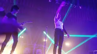 Black Veil Brides Andy leads wave