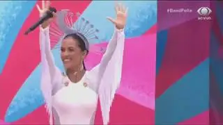 Ju Moraes canta com Tomate e dispara: 