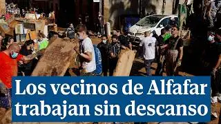 Los vecinos de Alfafar trabajan sin descanso: 