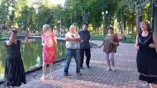 Харьков,6 августа, танцы у Озера,