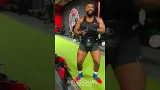 Martin bakole dans la salle d'entraînement en mode dance Tia