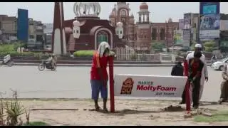 Master MoltyFoam provides Bahawalpur's homeless with beds to sleep on!
