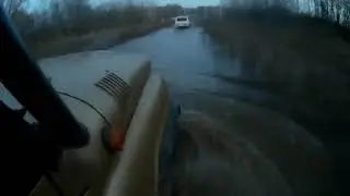 Подтопленная дорога
