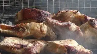 Шашлык из Свинины, курица на гриль сетке.