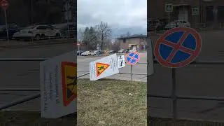 Сильный ветер снес дорожный знак #дорожныезнаки #детям #пдд #пдд2024 #funnyvideo #водитель #шоссе