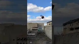 Сальто с крыши на крышу на заброшке