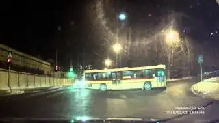 Стритрейсер и дрифт на рейсовом автобусе