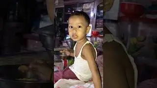 ছোট্ট মেয়েটির কান্ড দেখুন… মা মজা লমু ….? Moja lamu #shorts #viralshorts #nirobpagol24 #তালের পিঠা