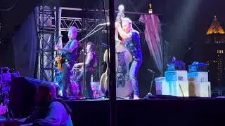 Stray Cats-Summertime Blues (Rooftop at Pier 14 NYC; Aug. 15, 2024)