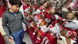 Shopping Christmas gifts 🎁 