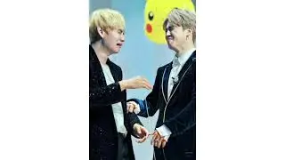 awww so cute 😚 v and jimin are best friends 😚😍😍