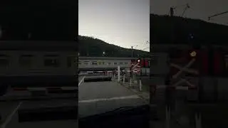 Электричка Новороссийск- Краснодар на переезде Нижнебаканская- Саук- Дере.