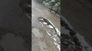 Buxoro shahridagi M. Obid ko'chasidagi yo'lni ahvoli