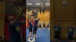 Don't realise their strength 🤣 (🎥: IG/ thobiasthorwid)