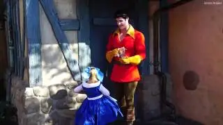 Little girl's costume change wows Disney World's Gaston
