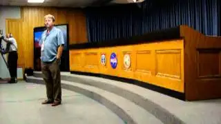 Conferencia de prensa post despegue STS-133 Discovery