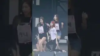Jisoo said rosé to skip the floor part because the floor was slippery😭😀..idea taken from lazi #blink