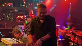 Raul Enrique live with Slippery People - cover Slippery people