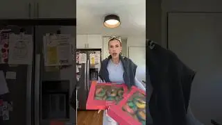 FEEDING THE ENTIRE NEIGHBORHOOD RAINBOW BAGELS TODAY 🌈🥯 