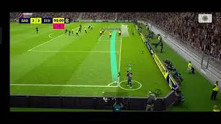 Messi hits woodwork from corner