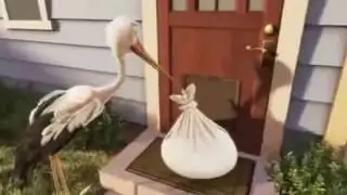 отличный трогательный видео футаж аисты несут малышей 2