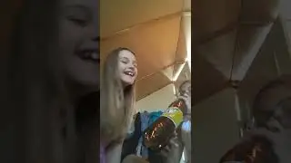 Я с подругой в 3 чиса ночи с чаям 😂🤣