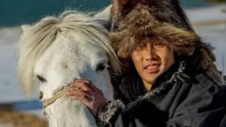 Современный Саха кочевник Дугуйдаан, идет на якутских лошадях из Якутска в Москву.