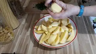 KUCHNIA WŁOSKA🇮🇪Chrupiące skrzydełka z ziemniakami zapiekane w piekarniku//Mangiare u Ewki