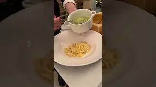 Что-то зеленое в тарелке... Паста Карбонара - но что-то с ней не то! 