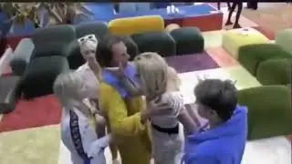 Lite tra Antonella e Valeria