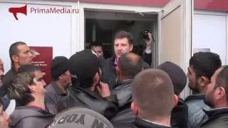 Максим Белобородов делает объявление